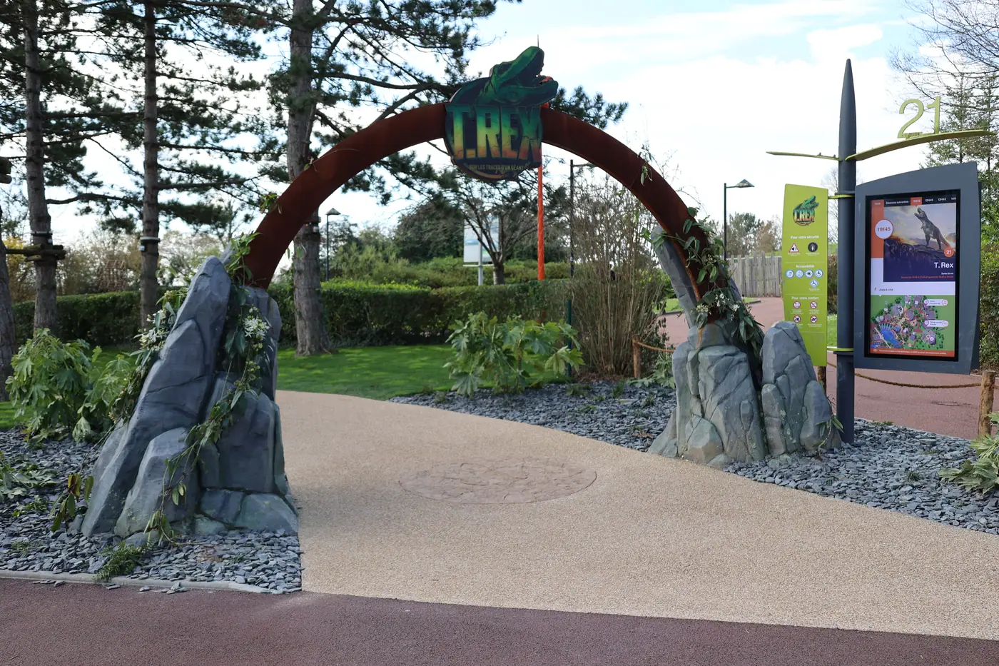 LA SERRE DES MONDES — main photo