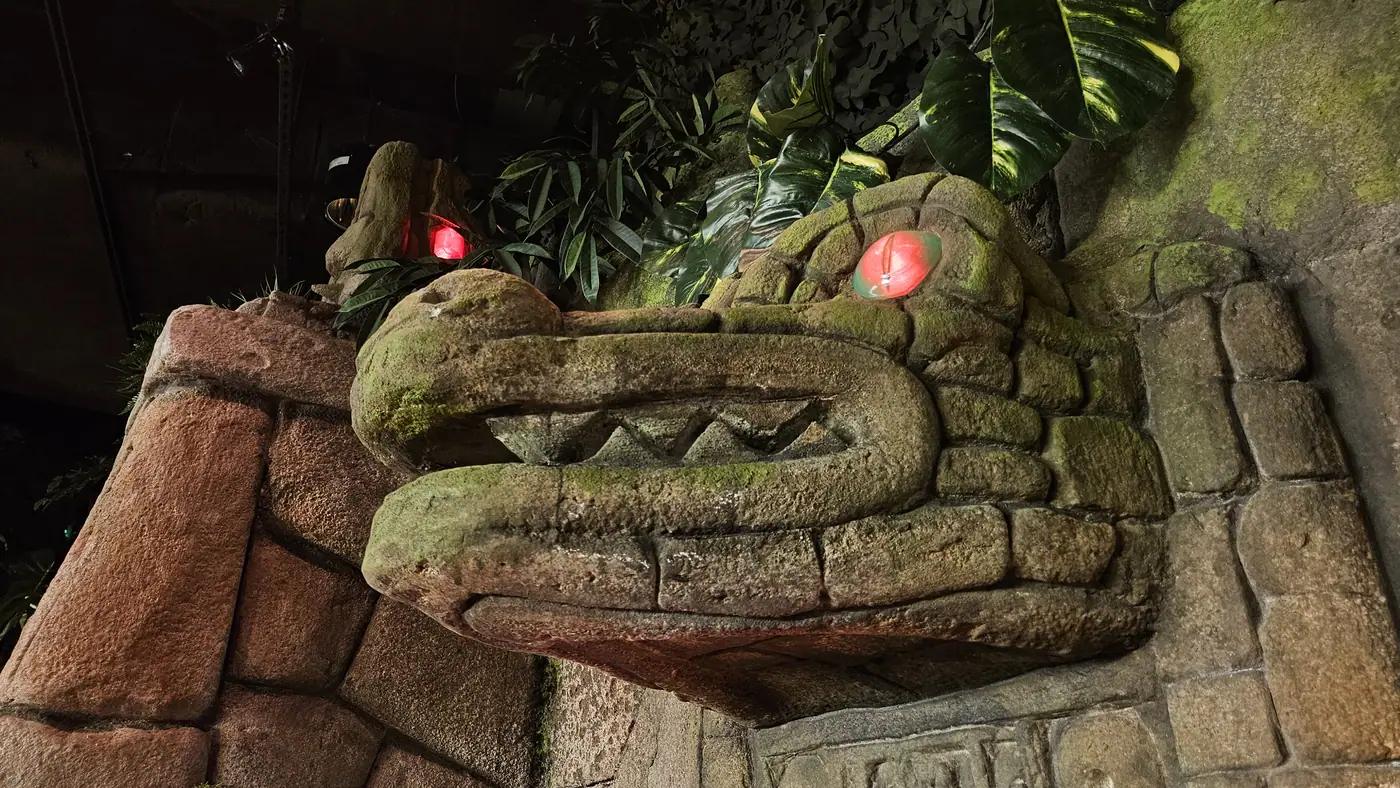 CROCODILE ISLAND — photo 2
